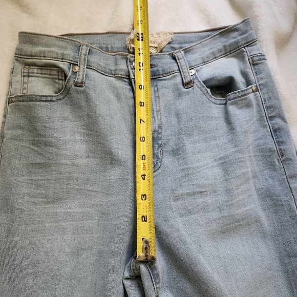 Altar'd State 5 pocket faded look flare jeans flower detail 70s retro size 28 - Picture 11 of 15